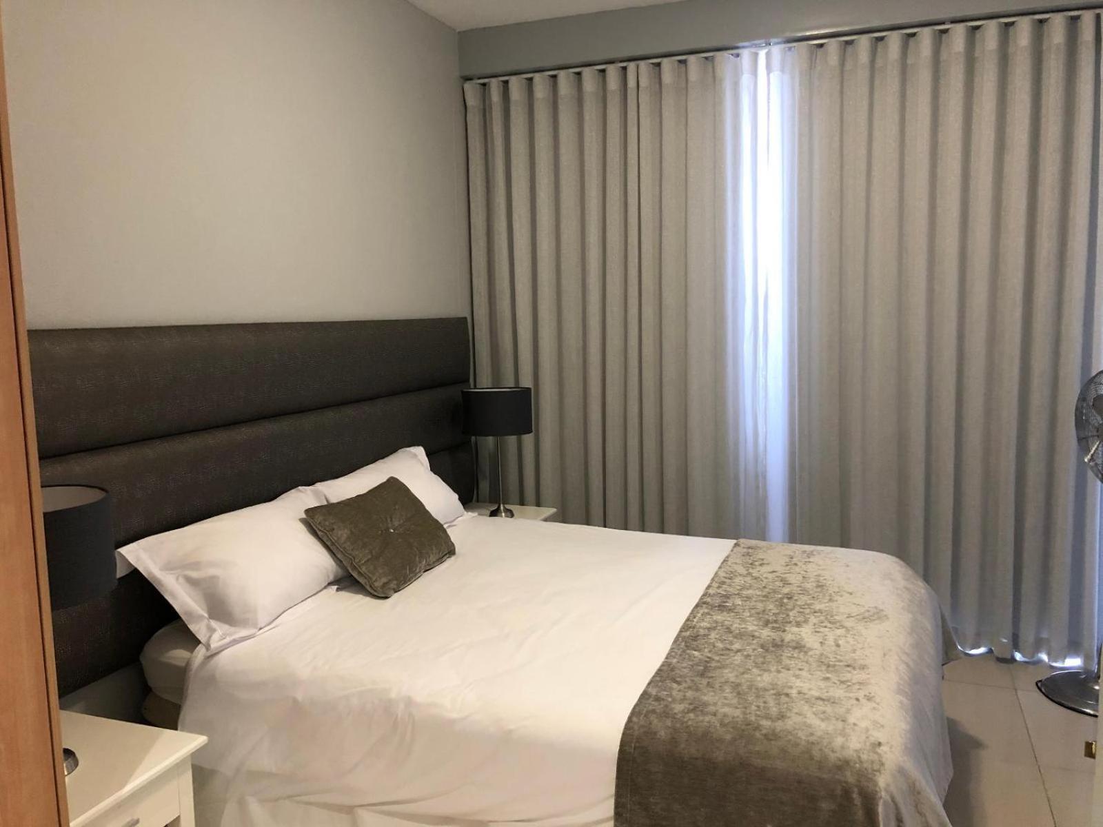 Infinity Self Catering Apartments Bloubergstrand Esterno foto
